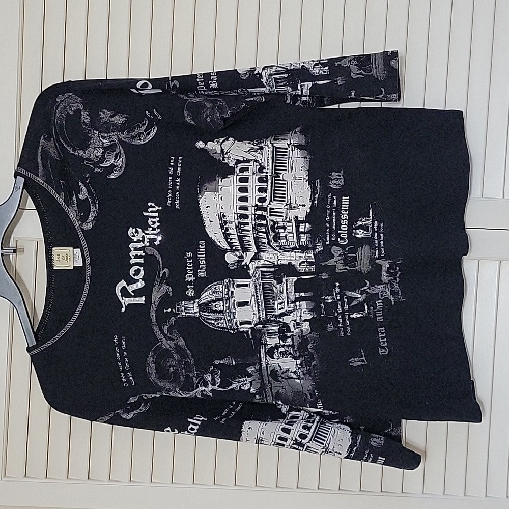 Jess and Jane Rome themed top size XL
